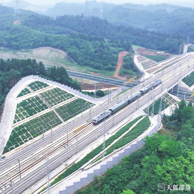 “兩重”建設(shè)加力提速 政策效果持續(xù)顯現(xiàn)