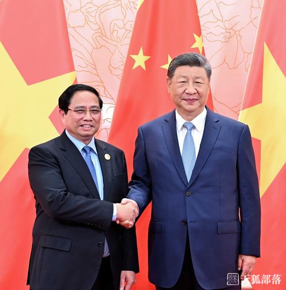 習(xí)近平會(huì)見越南總理范明政
